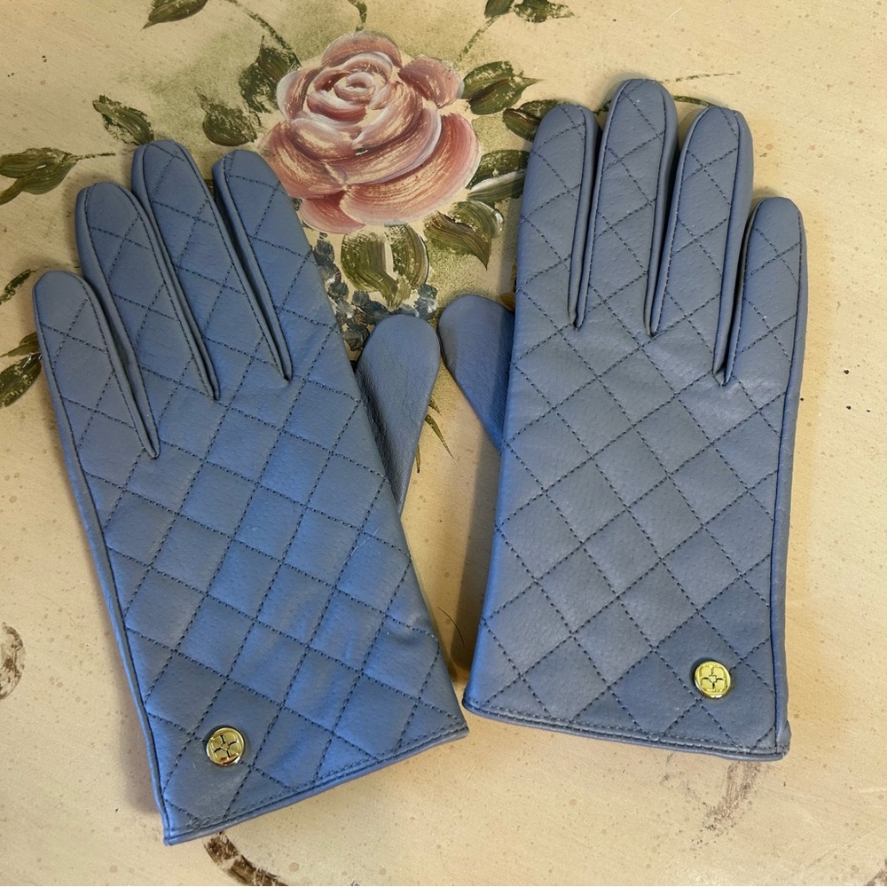 Gray Diamond Stitched Leather Gloves
